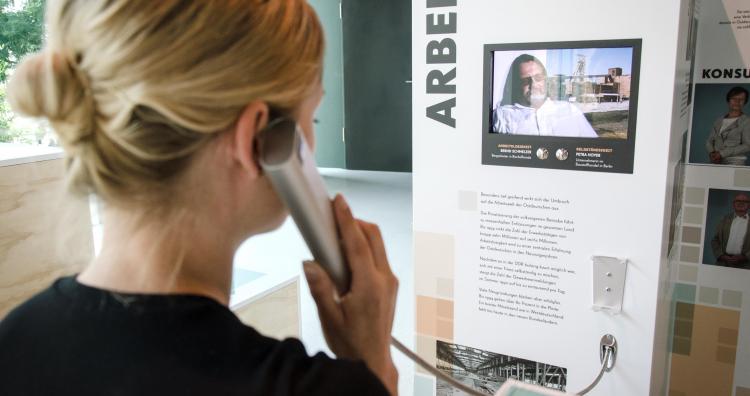 Vorschaubild Wanderausstellung . Helden im Wilden Osten