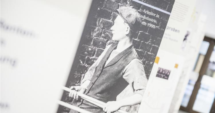 Vorschaubild Tafelausstellung . 125 Jahre gesetzliche Rentenversicherung